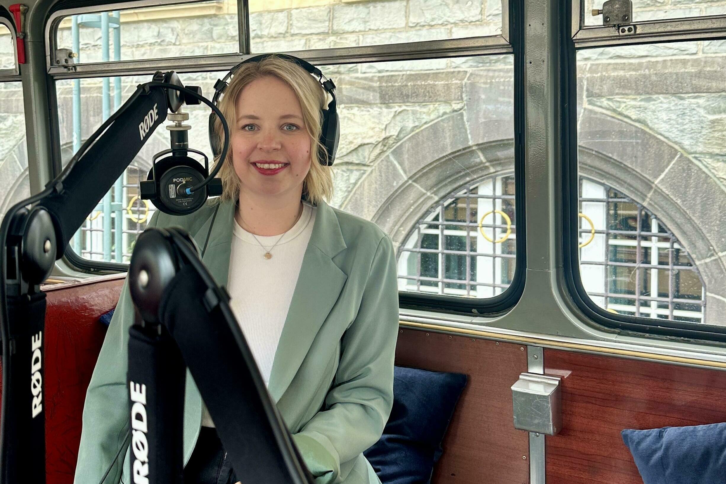 Lisa Urlbauer im Podcast Bus