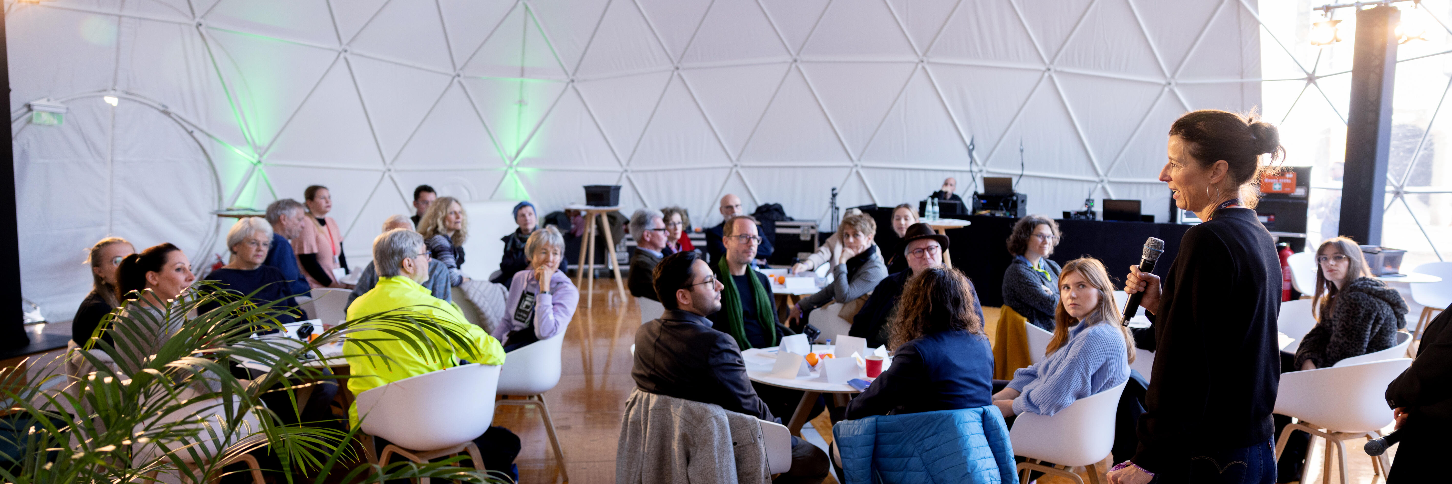 Eine Stunde reden beim b° future festival 2024